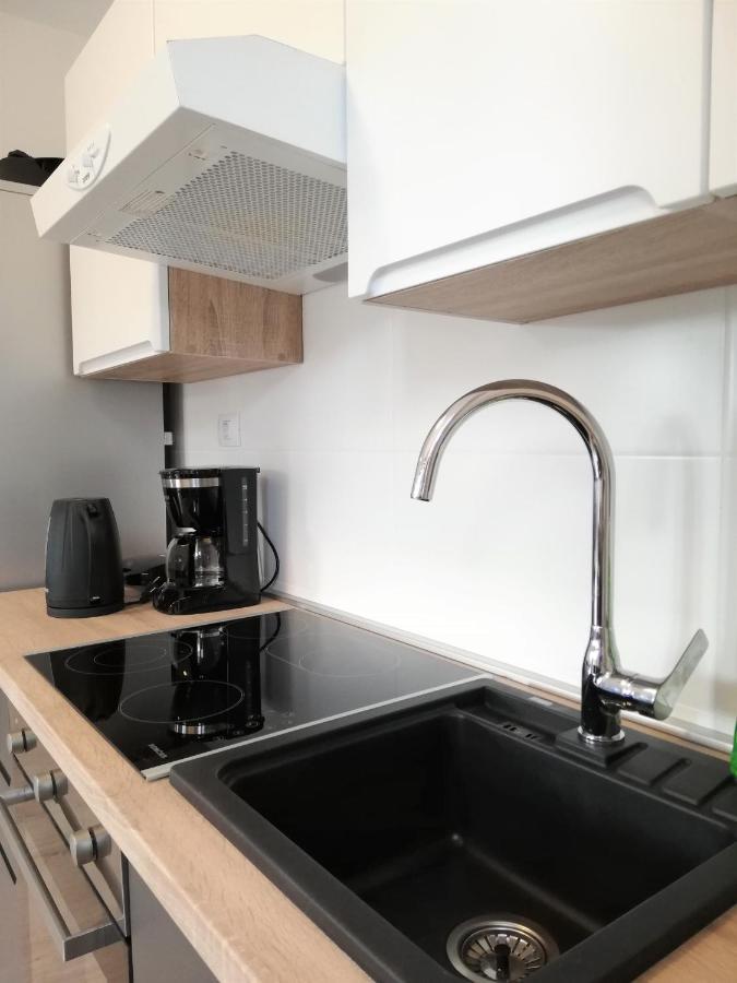 Apartment Punta Premantura E With Garden Ngoại thất bức ảnh