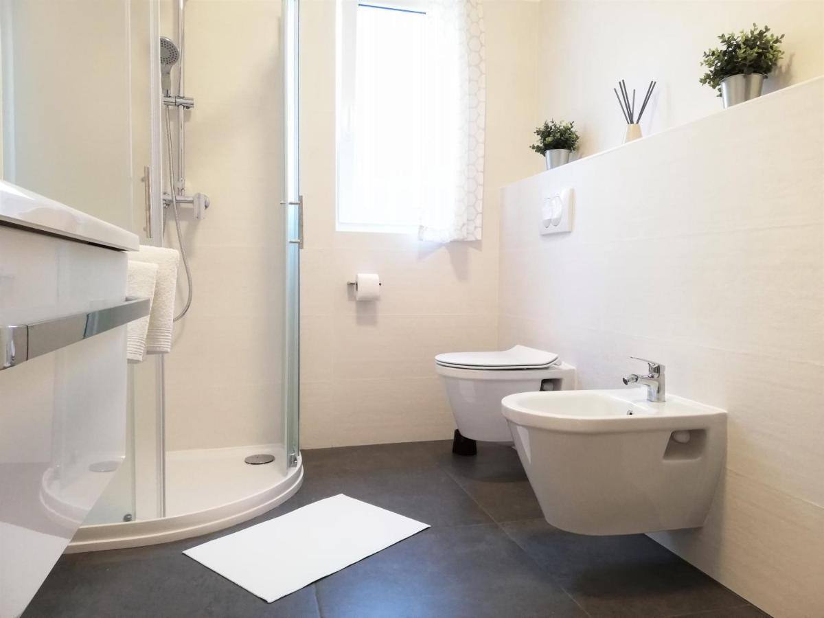 Apartment Punta Premantura E With Garden Ngoại thất bức ảnh